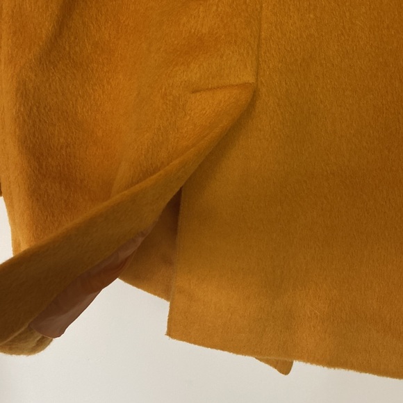 Mustard color women’s coat, medium size, W20.5, L30.5 - Picture 4 of 8